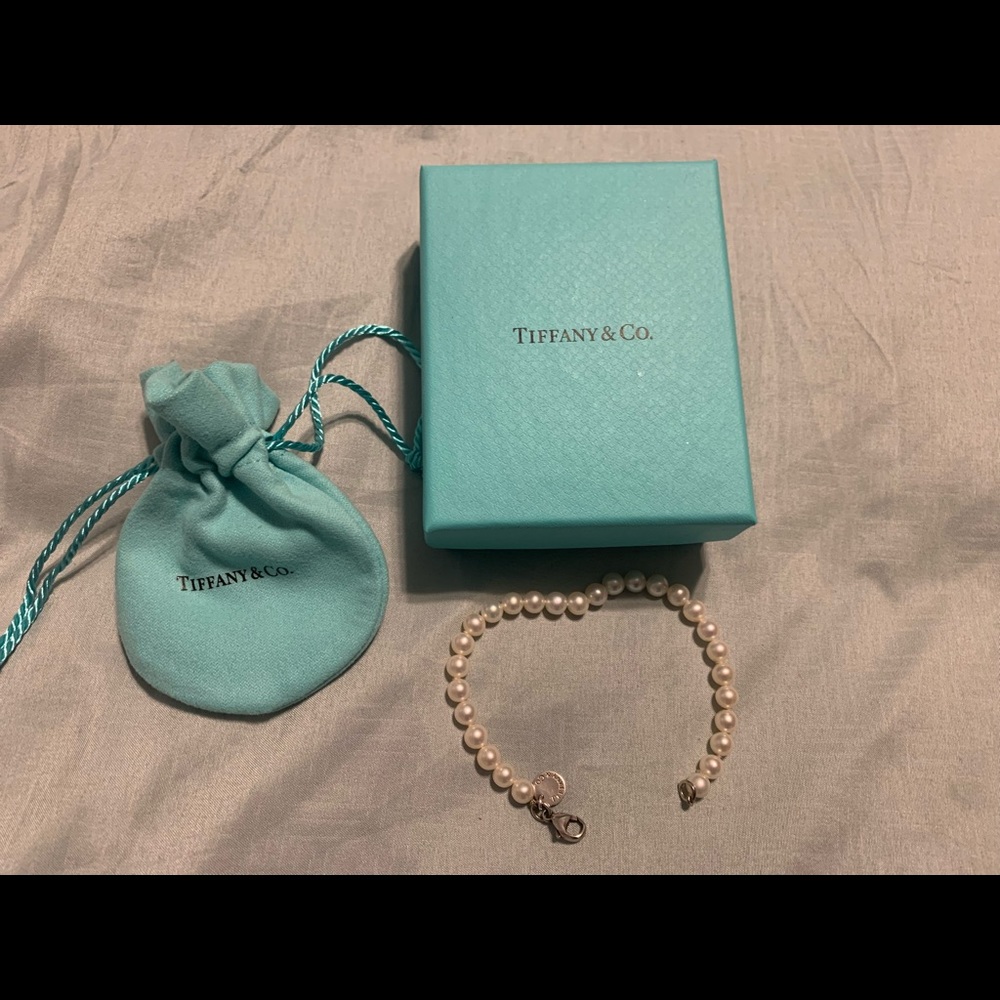 Tiffany’s Pearl Bracelet- Barely Worn. Excellent Condition